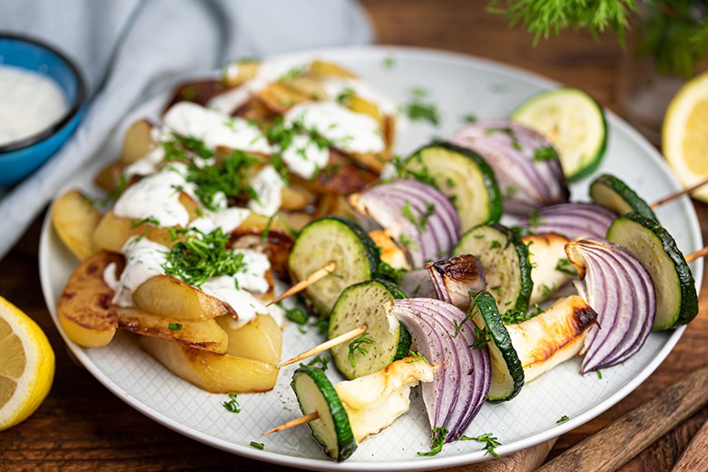 Halloumi-Spieße mit Zitronenkartoffeln