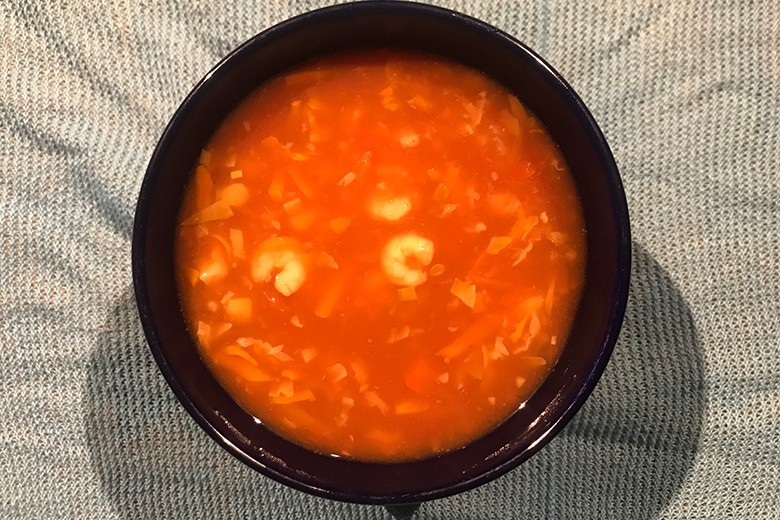 Suppe süß-sauer-scharf mit Garnelen