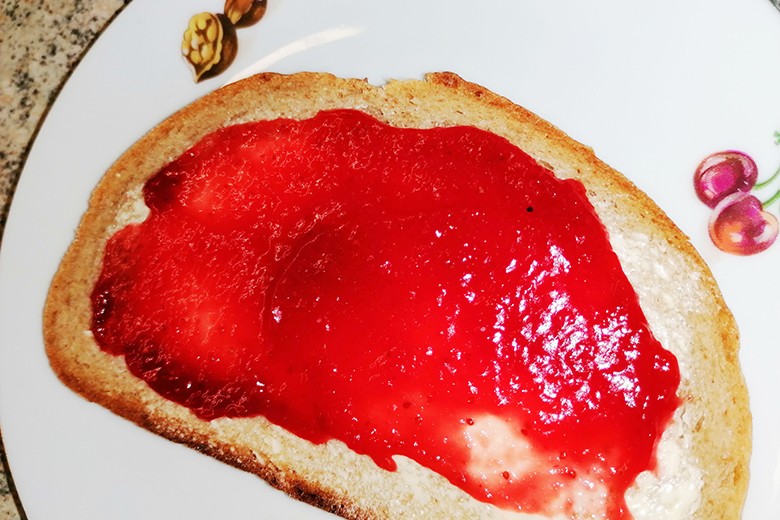 Erdbeermarmelade mit weisser Schokolade
