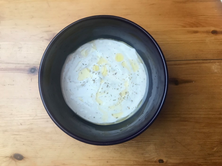 Sauerrahmdip mit Rosmarin