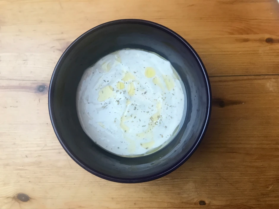Sauerrahmdip mit Rosmarin