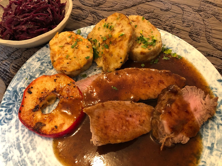 Hirschrücken mit Rotkraut
