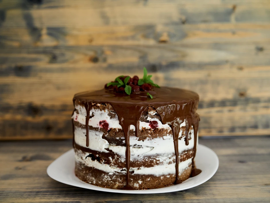 Kakaotorte mit wei&szlig;er Ganache