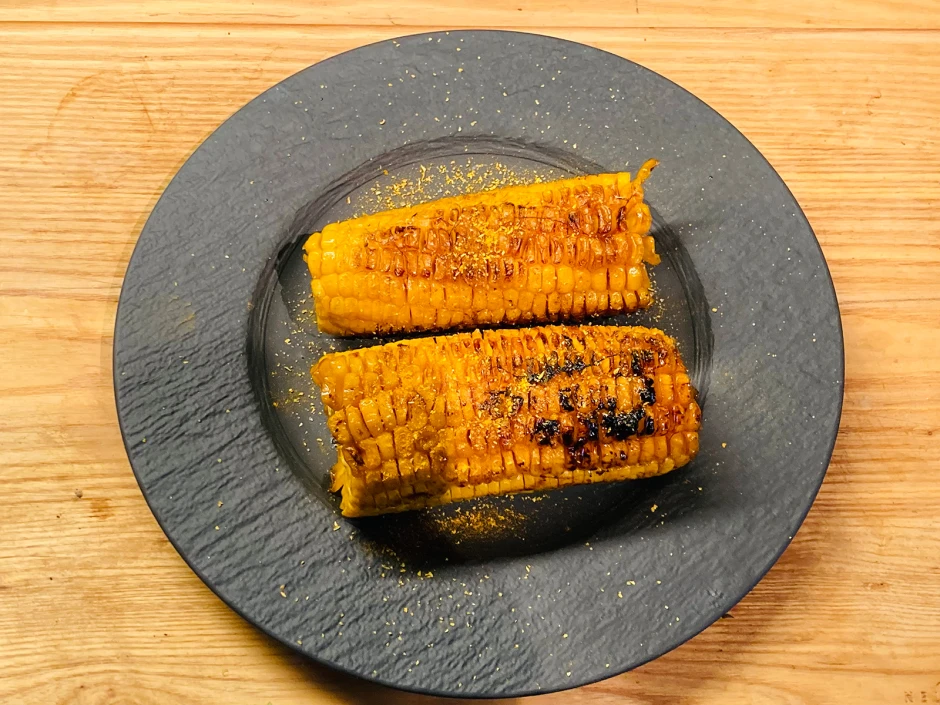 Maiskolben in Butter