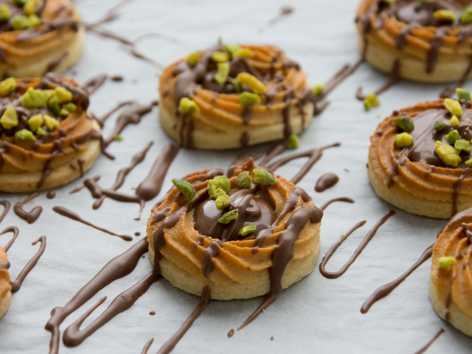 Nougat Marzipan Gebäck
