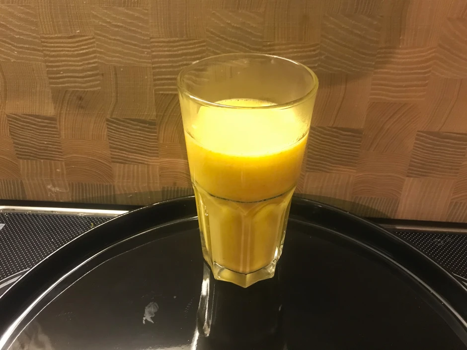 K&uuml;rbislatte mit Tonkabohne