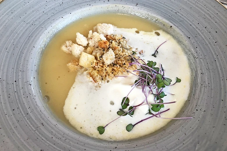 Würzige Terlaner Weinsuppe