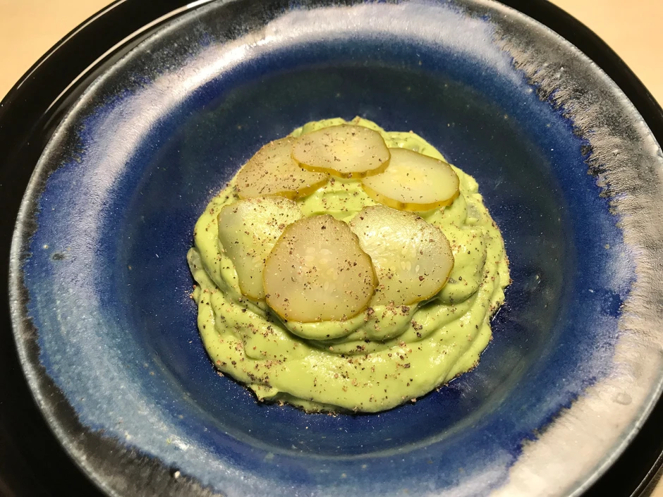 Avocadocreme mit Salzgurke