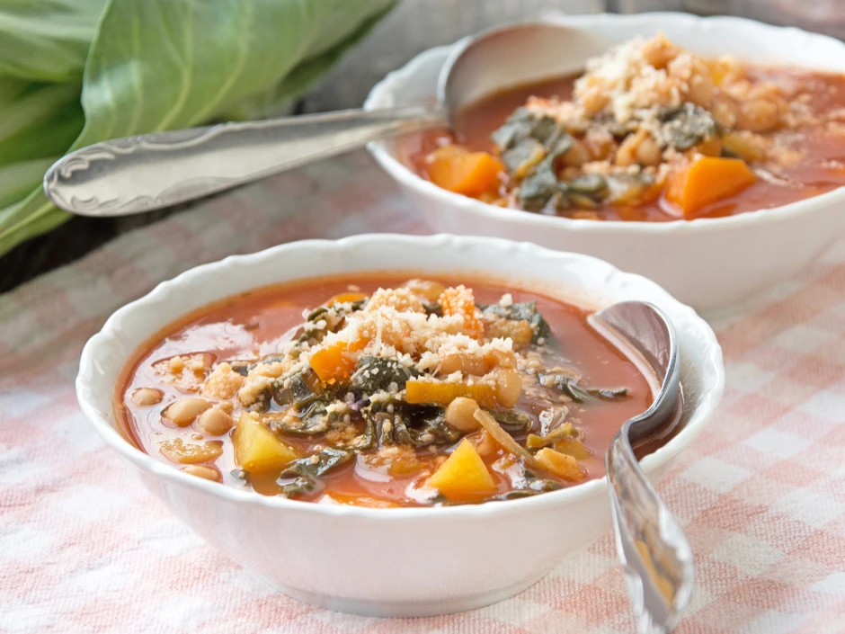 Mangoldsuppe mit Bohnen