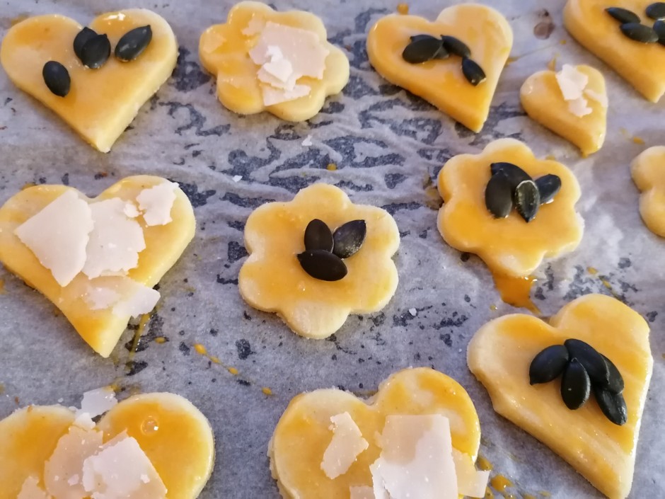 Parmesan Kekse mit Kürbiskernen