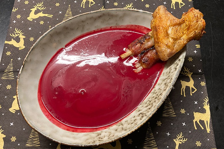 Rote Bete Suppe mit karamellisierten Lauchzwiebeln