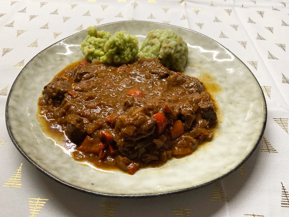 Rindsgulasch &bdquo;picante&ldquo;
