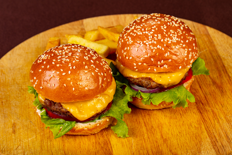 Hamburger mit geschmolzenem Käse
