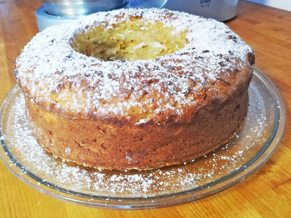 Karotten-Marzipan-Apfel-Kuchen