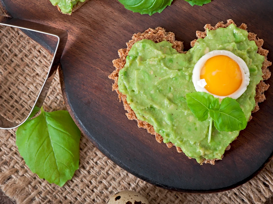 Avocado mit Spiegelei