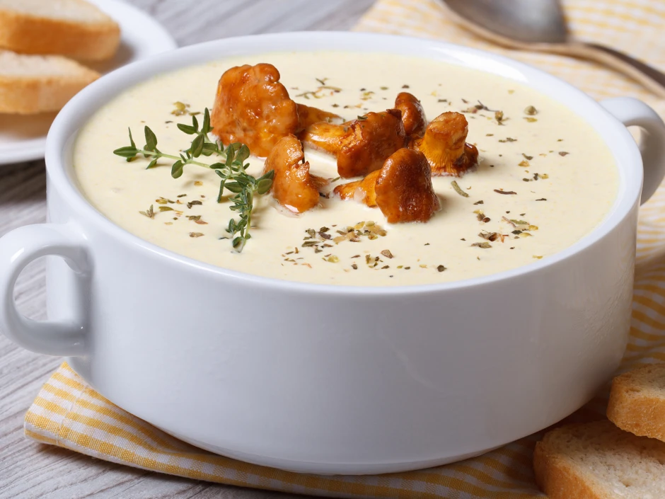 Eierschwammerl-Suppe