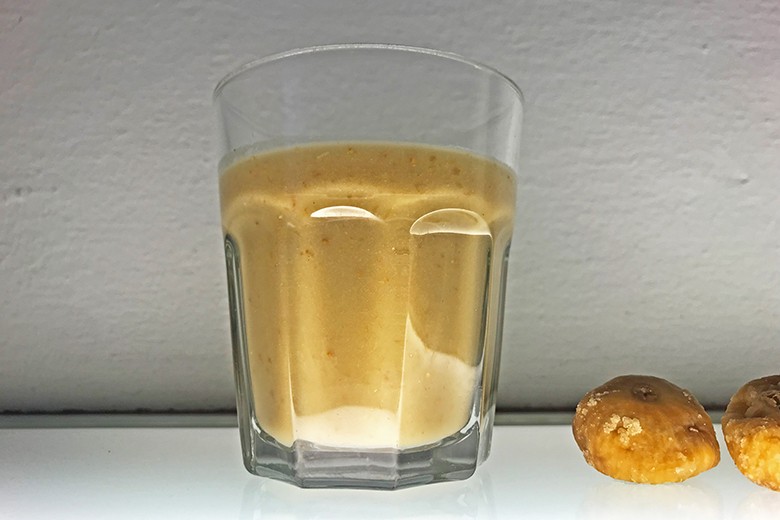 Cashew-Kaffee-Drink
