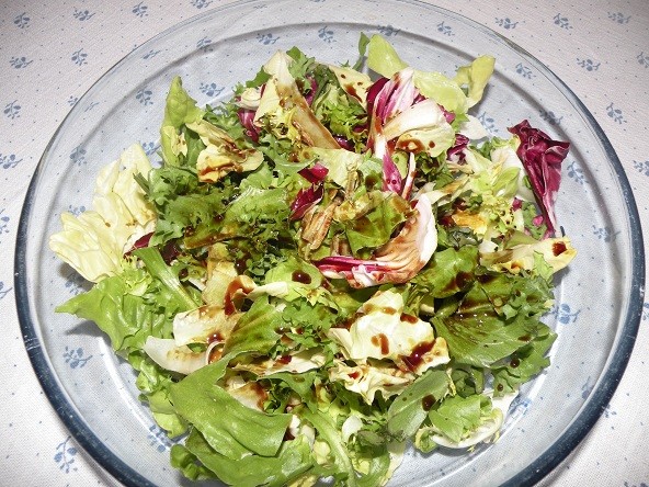 Blattsalate mit Kürbiskernöl
