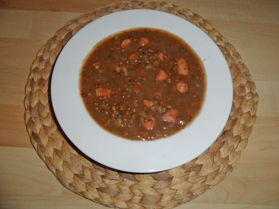 Würstel-Linsentopf mit Wurzelgemüse