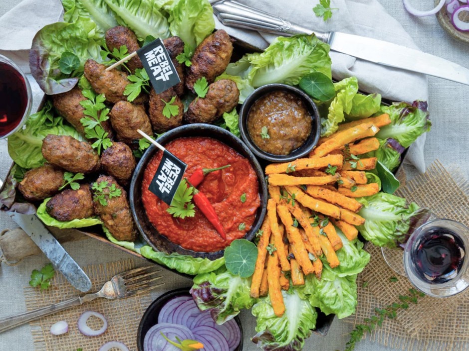 Low-Carb-Cevapcici-Platte