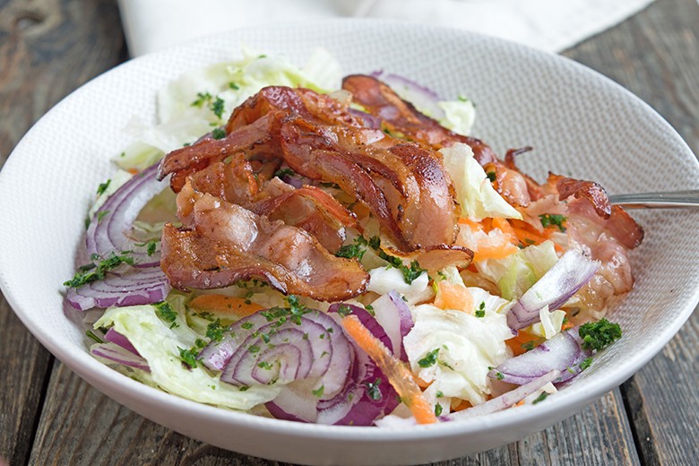 Karotten-Salat mit Schinkenspeck