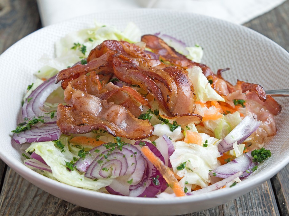 Karotten-Salat mit Schinkenspeck