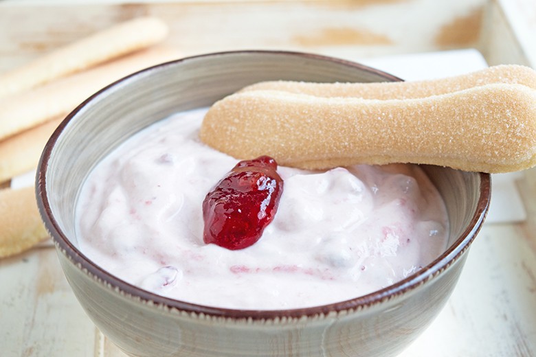 Joghurt-Preiselbeer-Creme