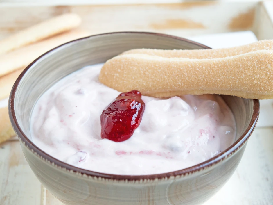 Joghurt-Preiselbeer-Creme