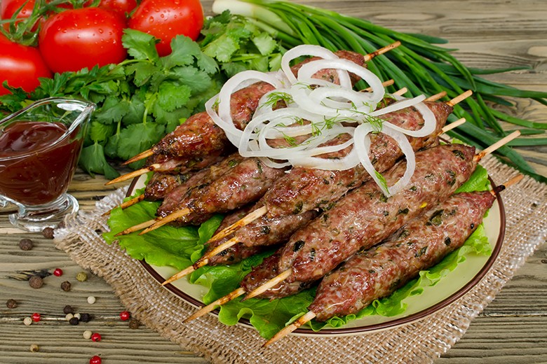 Faschiertes am Spieß