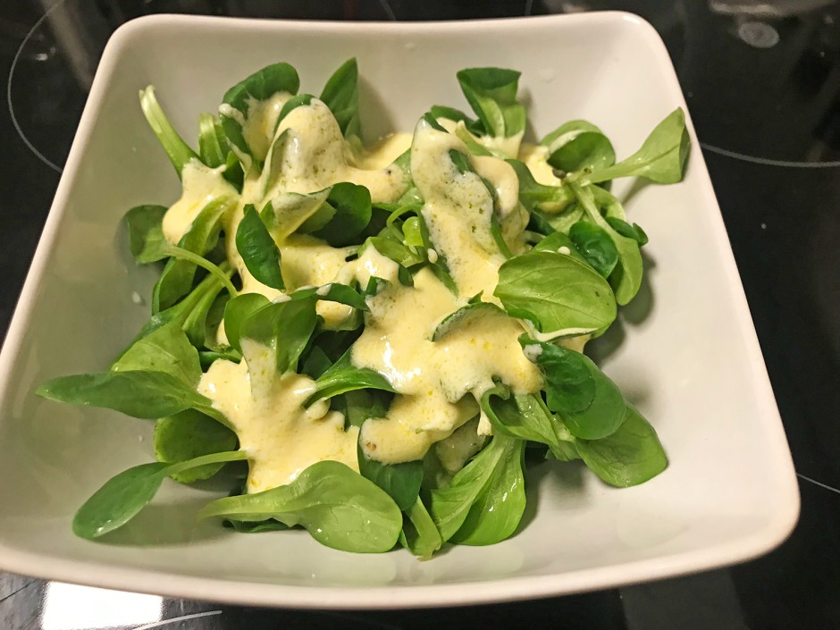 Sauerrahm-Salatdressing ohne Salz