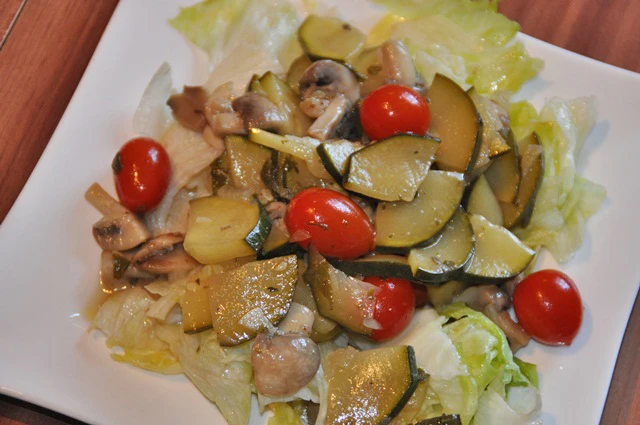 Schwammerl-Zucchini-Salat