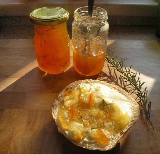 Orangen-Ingwer-Rosmarin-Marmelade
