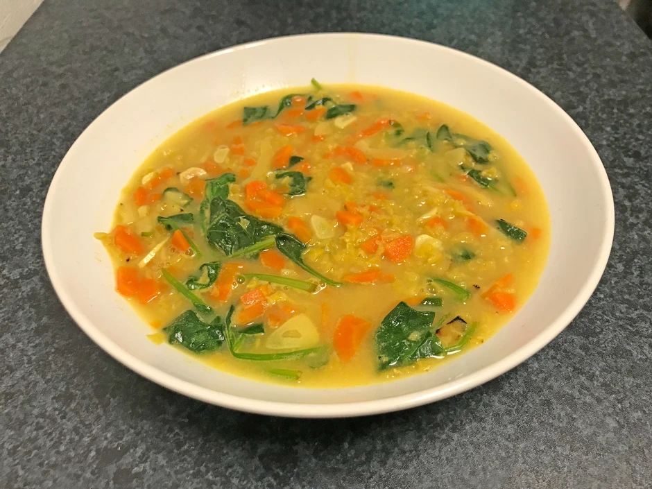 Linsensuppe mit Spinat