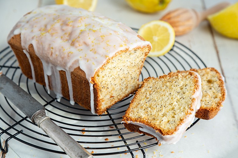 Mohnkuchen mit Zitronenglasur