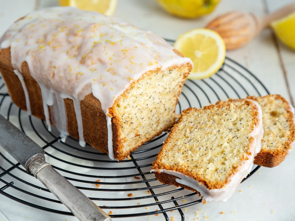 Mohnkuchen mit Zitronenglasur