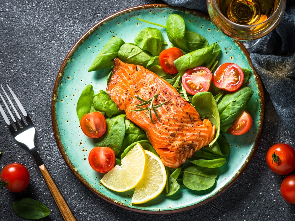 Lachsfilet mit Spinat-Salat
