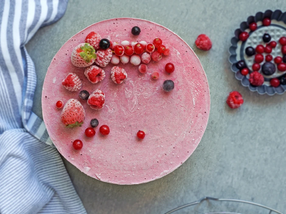 Beeren Eistorte