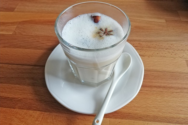 Zimtkaffee heiß und würzig