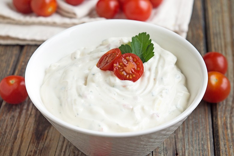 Frischkäse mit Tomaten