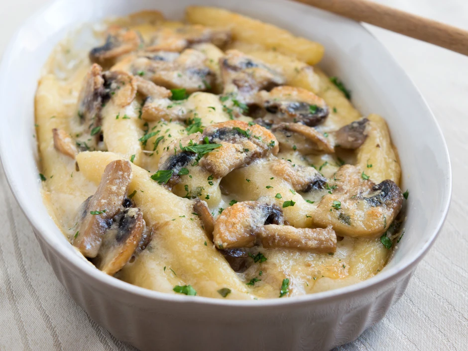 Überbackener Schupfnudel-Pilz-Lauch-Auflauf