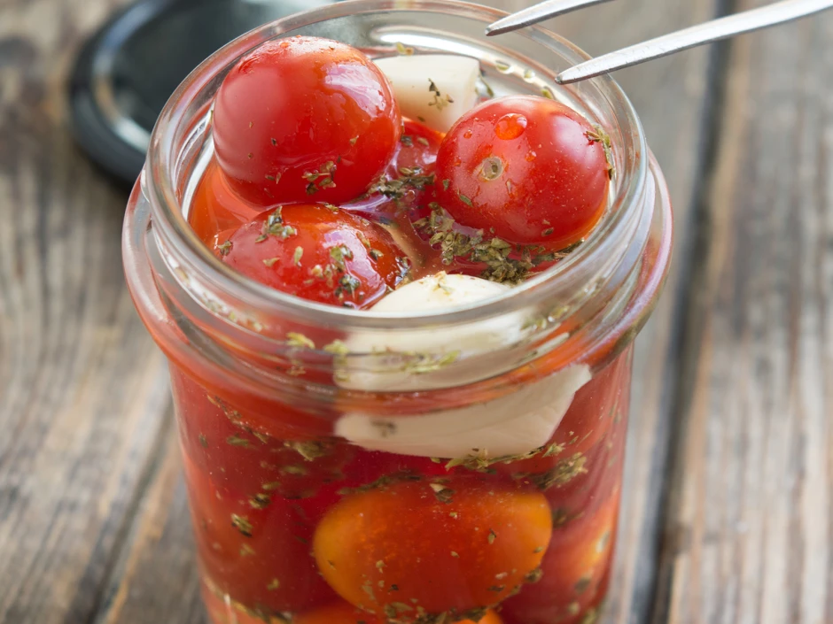 Kirschtomaten mit Knoblauch und Chili