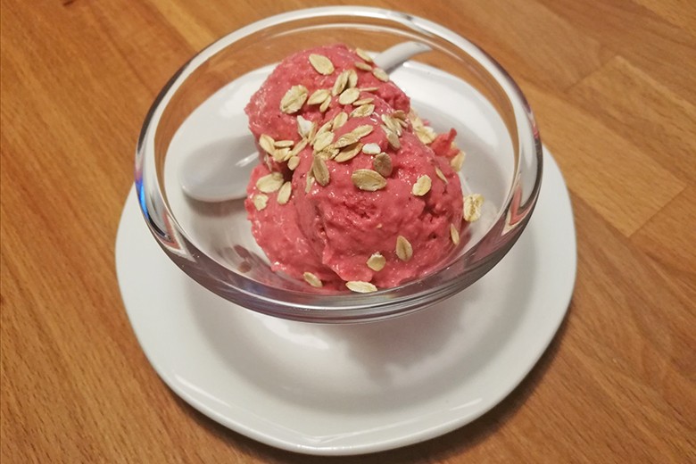 Himbeer-Haferflocken Eis