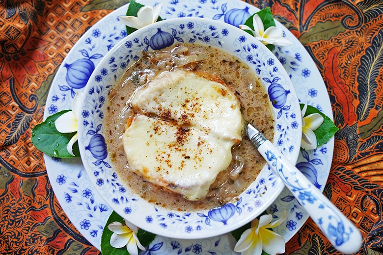 Exotische Zwiebelsuppe
