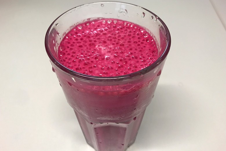Rote Bananenmilch