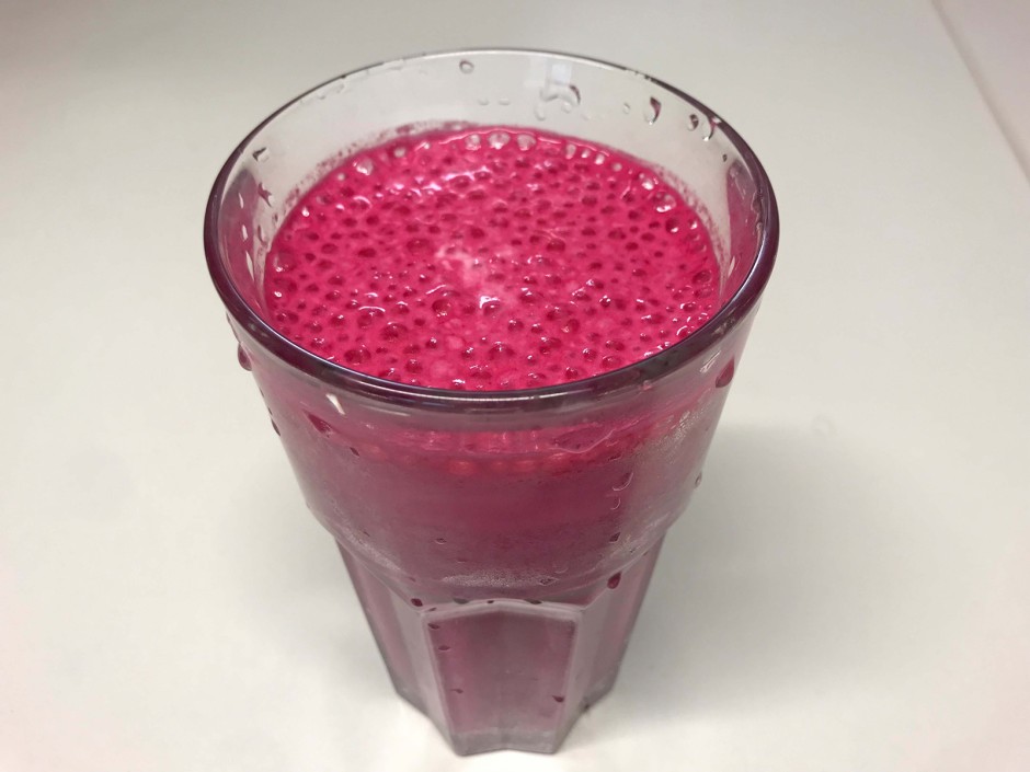 Rote Bananenmilch