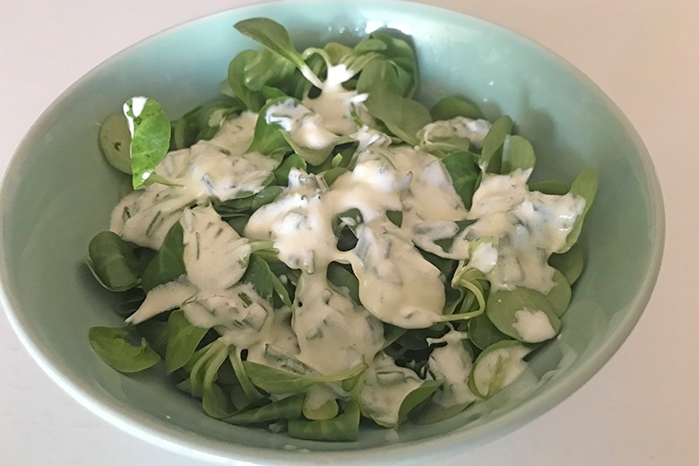 Bärlauch-Sauerrahm-Dressing für Blattsalate