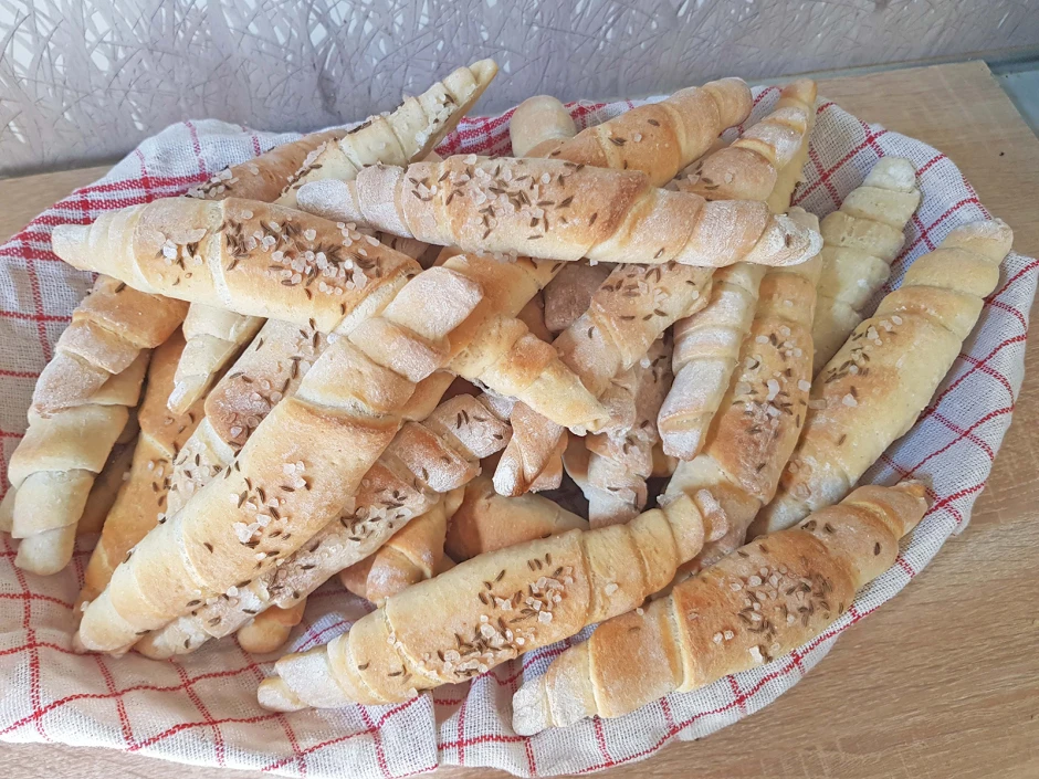 Vegane Sauerteig Salzstangerl