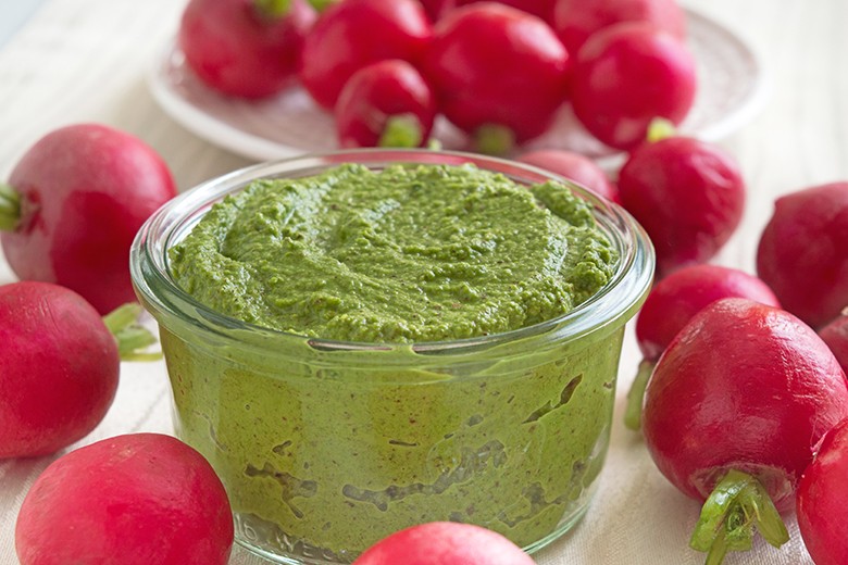 Radieschenblätter-Pesto