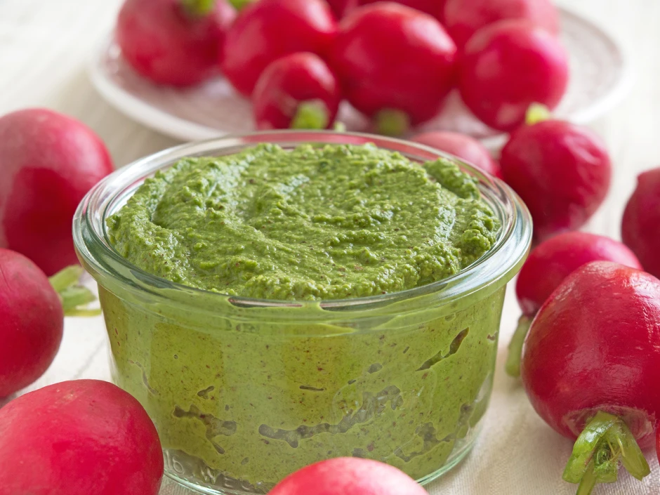 Radieschenbl&auml;tter-Pesto