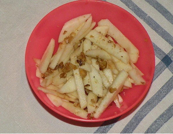 Apfel-Walnuss-Salat